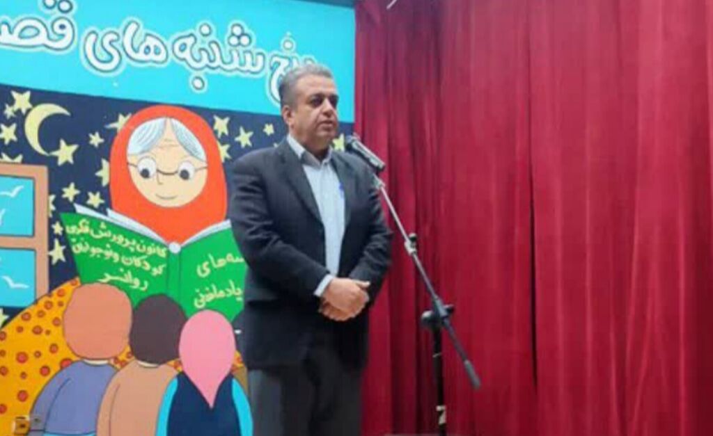 قصهگویان و کتابخوانان برتر کانون روانسر تجلیل شدند