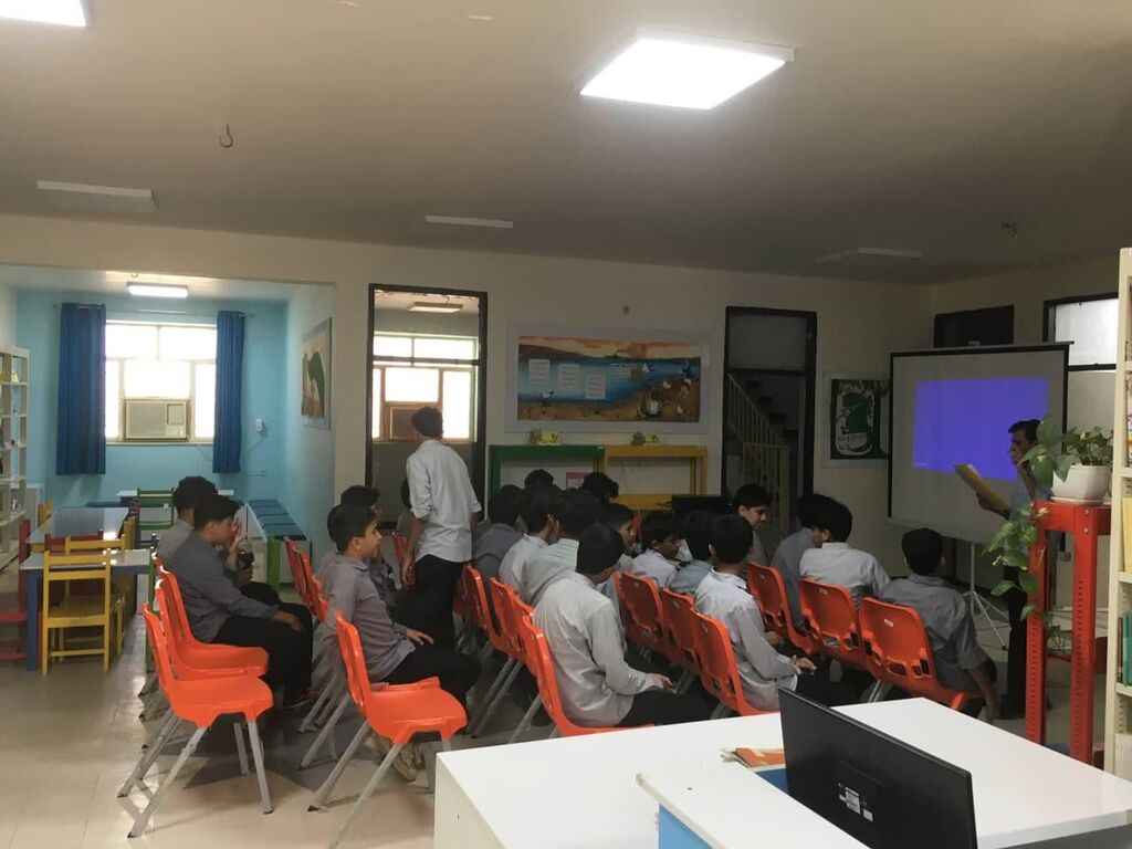 مرکز فرهنگی هنری بندر خمیردر هفته کتاب و کتابخوانی