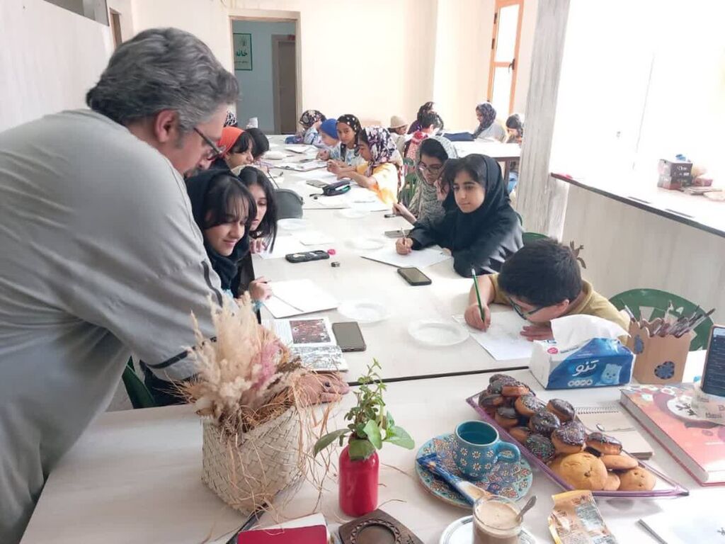 برگزاری نشست تخصصی «تصویرگری کتاب» با حضور امیر غفارزاده در کانون هرمزگان