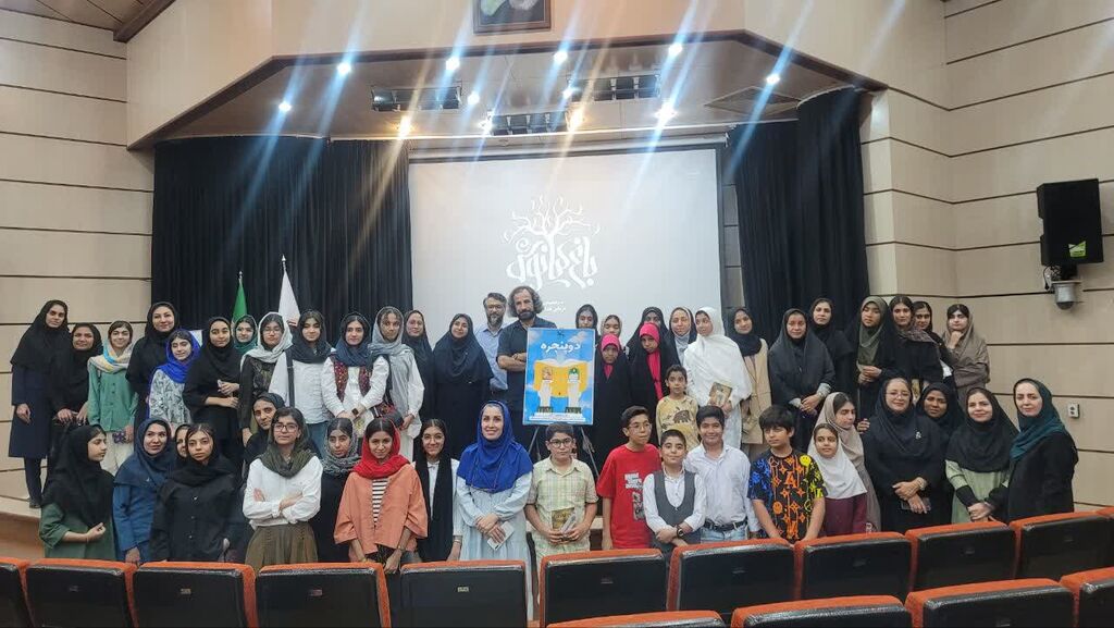 برگزاری برنامه ی ادبی دوپنجره با حضور علی اصغر عزتی پاک، نویسنده ی کتاب باغ کیانوش