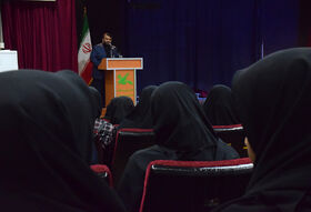 کارگاه قصه‌گویی با حضور معلمان و مربیان در کانون لرستان به روایت تصویر