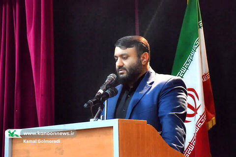 کارگاه قصه‌گویی با حضور معلمان و مربیان در کانون لرستان