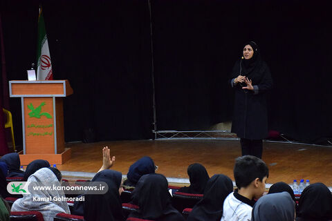 کارگاه قصه‌گویی با حضور معلمان و مربیان در کانون لرستان