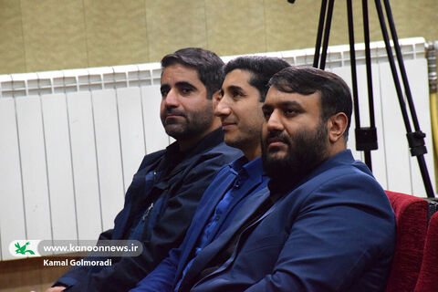 کارگاه قصه‌گویی با حضور معلمان و مربیان در کانون لرستان