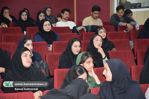 کارگاه قصه‌گویی با حضور معلمان و مربیان در کانون لرستان