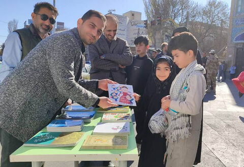 میز خدمت کانون پرورش فکری در نماز جمعه اردبیل