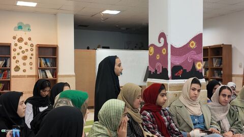 آلبوم تصویری از پنجره دوم، نقد کتاب یک شعر بی طااقت کانون استان قم