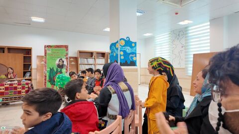 آلبوم تصویری از پنجره دوم، نقد کتاب یک شعر بی طااقت کانون استان قم