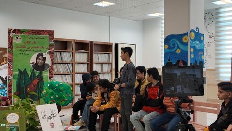 آلبوم تصویری از پنجره دوم، نقد کتاب یک شعر بی طااقت کانون استان قم