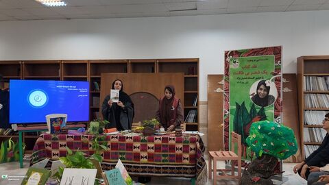 آلبوم تصویری از پنجره دوم، نقد کتاب یک شعر بی طااقت کانون استان قم