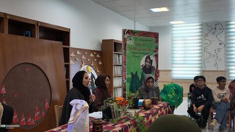 آلبوم تصویری از پنجره دوم، نقد کتاب یک شعر بی طااقت کانون استان قم