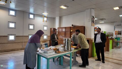 آلبوم تصویری از پنجره دوم، نقد کتاب یک شعر بی طااقت کانون استان قم