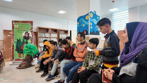 آلبوم تصویری از پنجره دوم، نقد کتاب یک شعر بی طااقت کانون استان قم