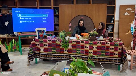 آلبوم تصویری از پنجره دوم، نقد کتاب یک شعر بی طااقت کانون استان قم