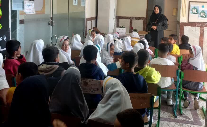 پیک امید مرکز سنقر شادی و دانایی را به کودکان روستاها هدیه داد