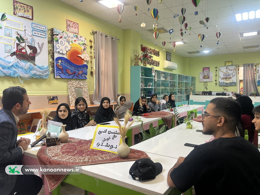 نشست ادبی "حالِ خوشِ نوشتن" در مرکز سیراف برگزار شد