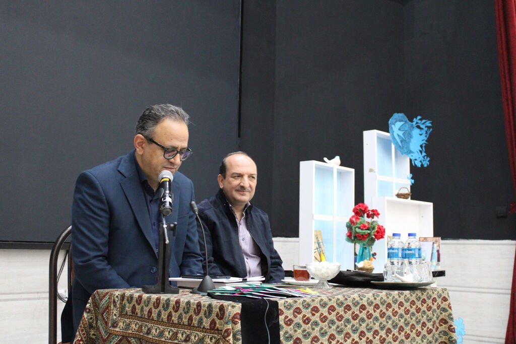 حضور بابک نیکطلب در برنامه «دو پنجره» کانون پرورش فکری همدان