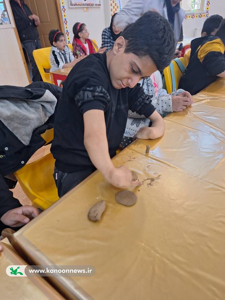 جشنواره کوچک «دوستی با کتاب» ویژه کودکان دارای نیازهای ویژه در سنندج