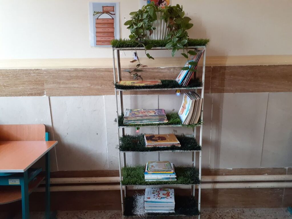 راهاندازی کتابخانه کلاسی در روستای ارمنیجان با همکاری مرکز شماره 2 صحنه