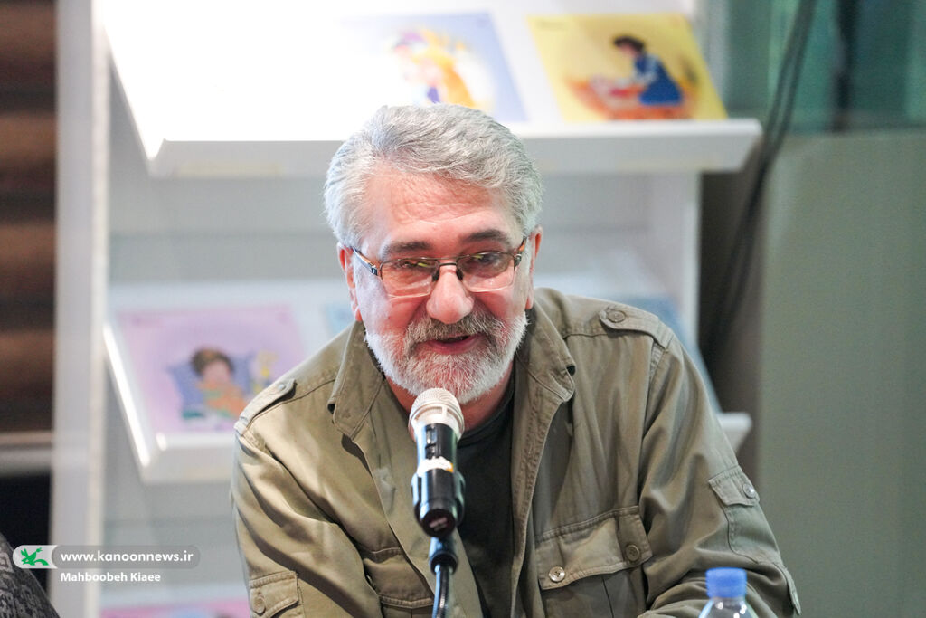 تأکید بر توجه به ادبیات نوزادان بهعنوان گفتمانی جدید