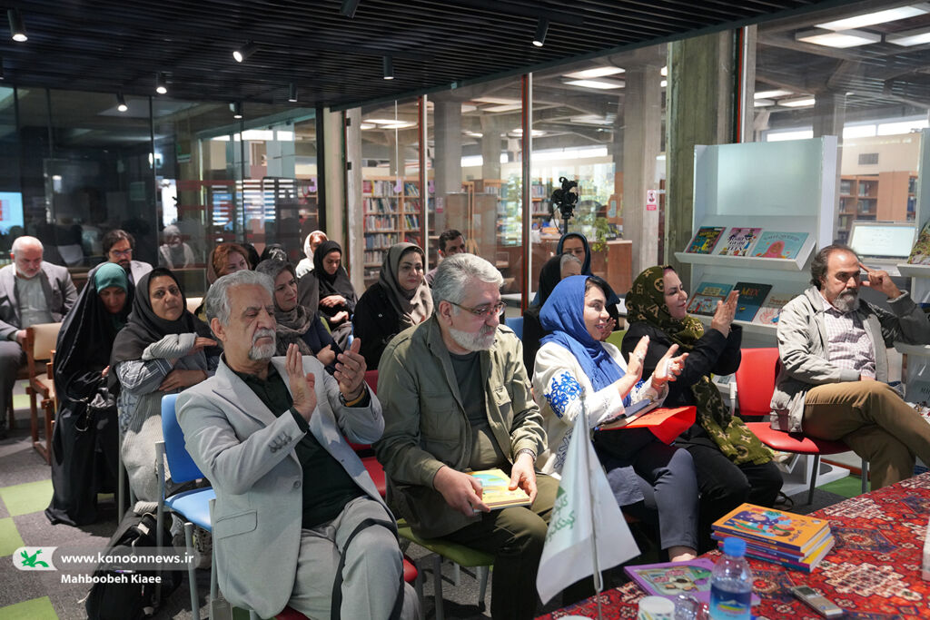 تأکید بر توجه به ادبیات نوزادان بهعنوان گفتمانی جدید