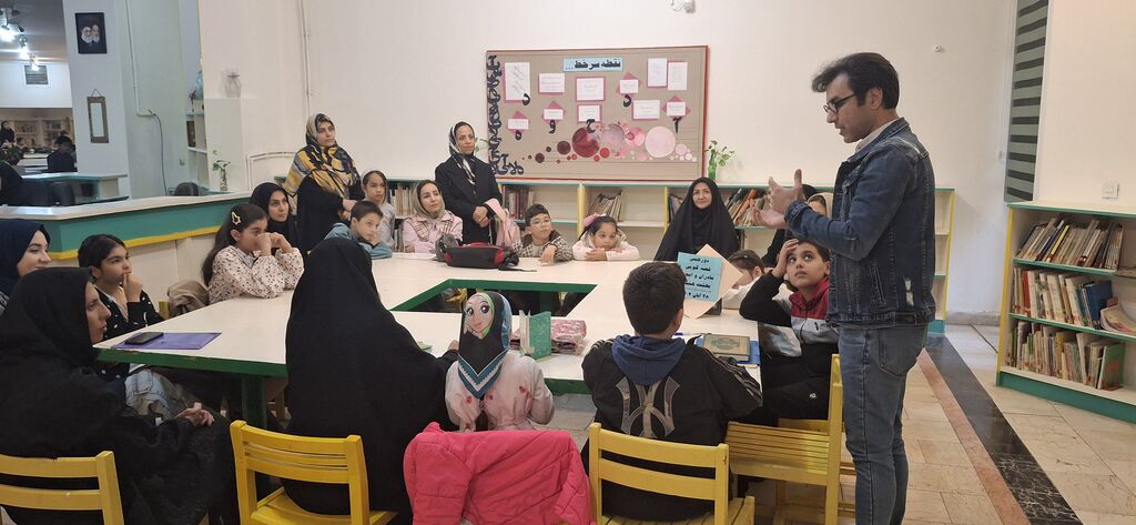نشست قصهگویی اعضا و والدین مرکز ۸ برگزار شد