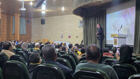 کانون زبان فارس با نشست تخصصی والدین، همدلی و مشارکت در آموزش را تقویت کرد