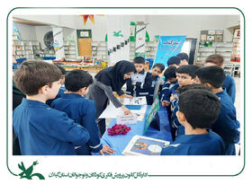 آماده‌سازی کتاب حسی-‌لمسی «کلاغ مثل کلاغ» برای کودکان نابینا