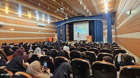 قصه، پیوند نسل‌ها؛ تصاویری از نشست‌های قصه‌گویی با مربیان کانون و مهدهای کودک در کانون یاسوج