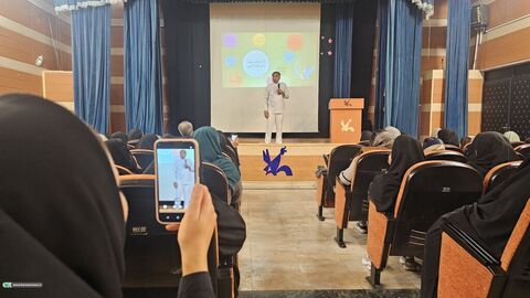 قصه، پیوند نسل‌ها؛ تصاویری از نشست‌های قصه‌گویی با مربیان کانون و مهدهای کودک در کانون یاسوج