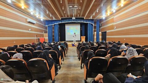 قصه، پیوند نسل‌ها؛ تصاویری از نشست‌های قصه‌گویی با مربیان کانون و مهدهای کودک در کانون یاسوج