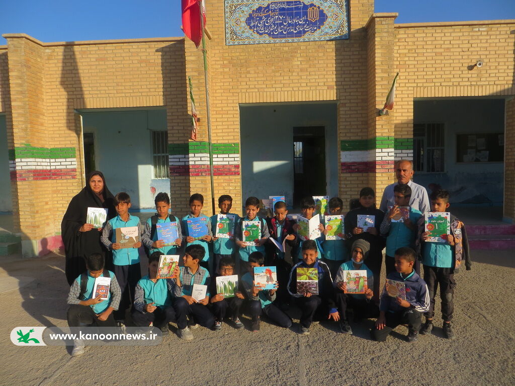 برگزاری ویژهبرنامههای هفته کتاب و کتابخوانی در مراکز فرهنگیهنری کانون استان بوشهر۲