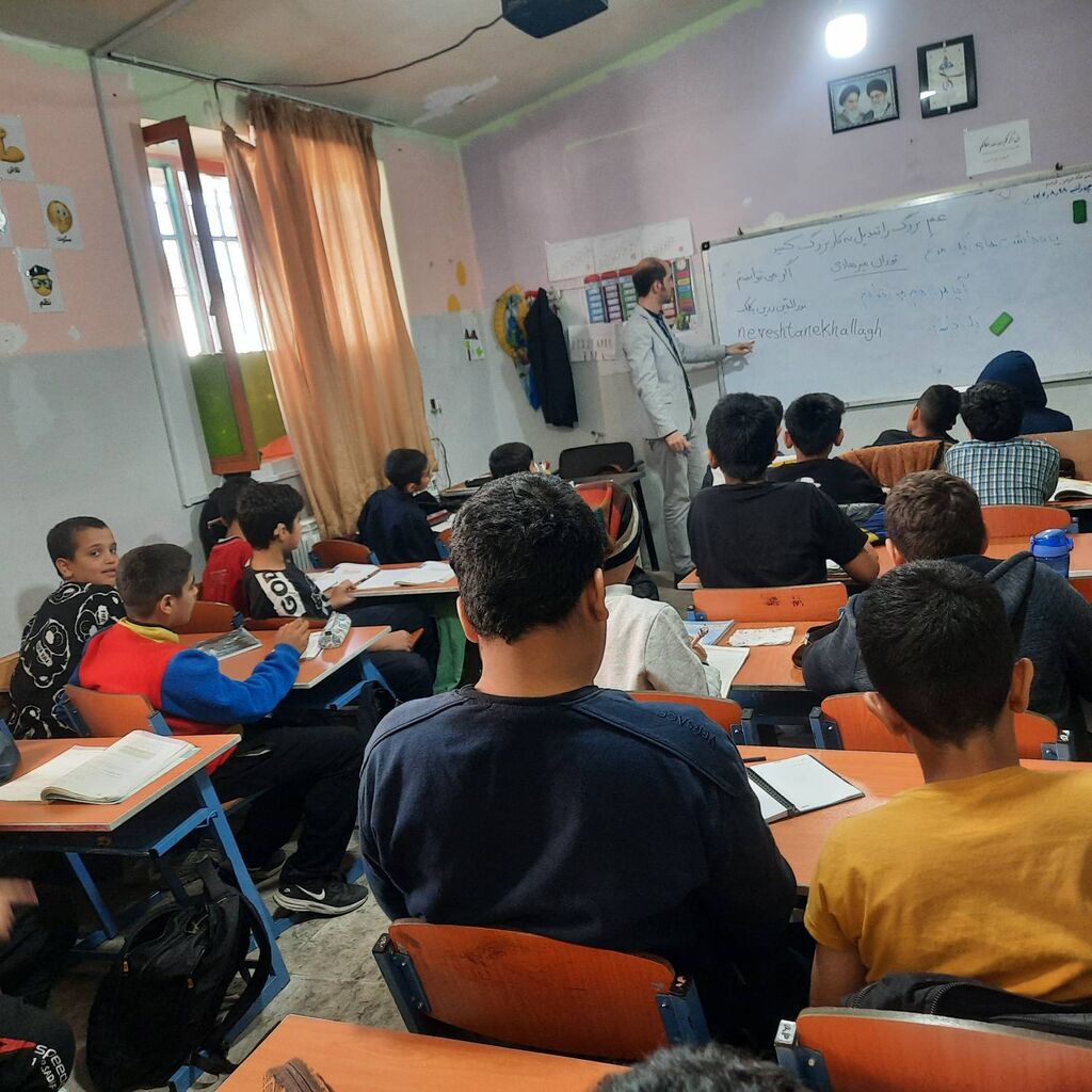 گامی نو در فرهنگ مطالعه؛ نشست آشنایی با نویسنده در کانون