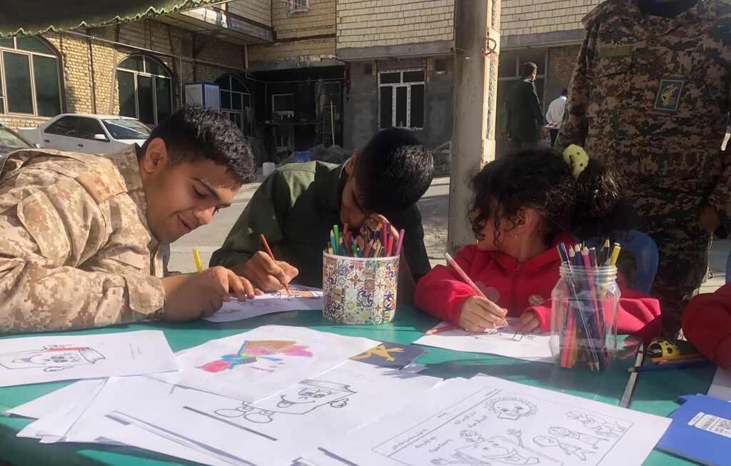 ایستگاه نقاشی با رویکرد ترویج کتابخوانی در صحنه برپا شد