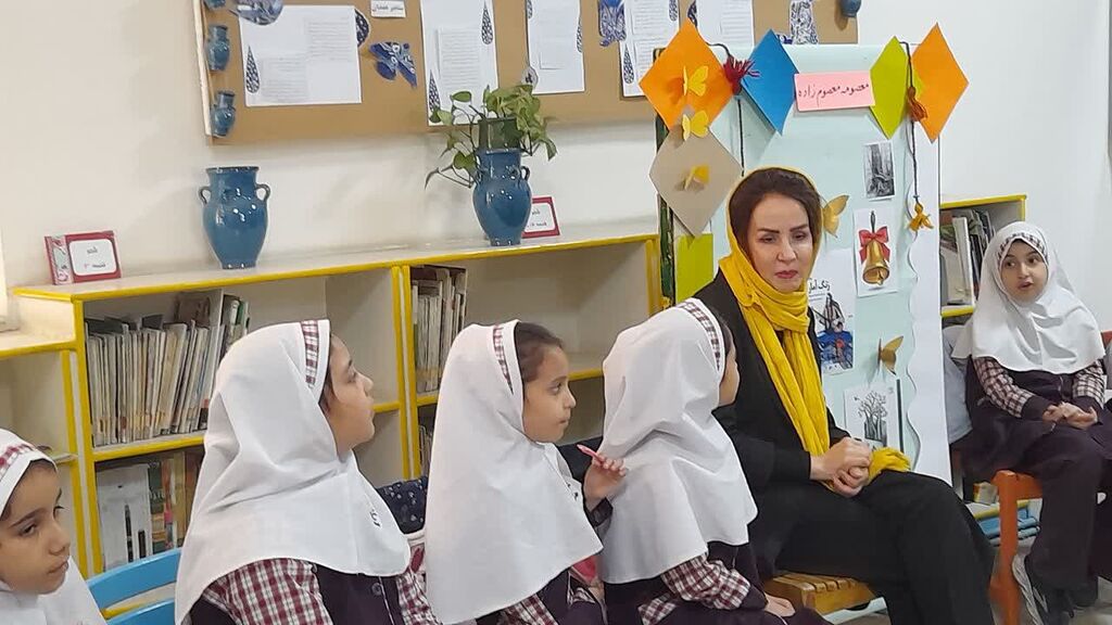 «مینویسم باران»؛ دیدار نوخوانان با معصومه معصومزاده شاعر کودک در مرکز ۳۲
