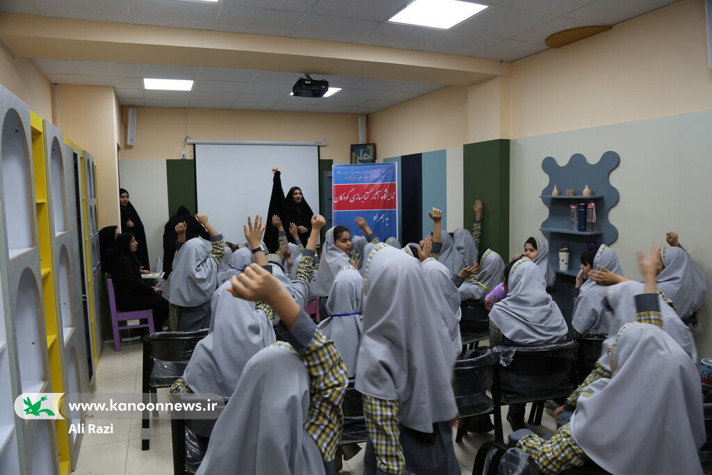 برپایی نمایشگاه کتابسازی کودکان در مرکز شماره ۱ کانون بوشهر