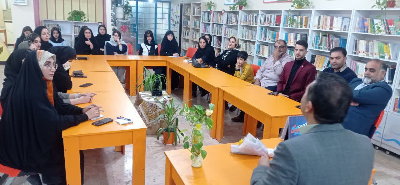 دومین نشست «گفت‌وگوی خودمونی» در کانون باغملک