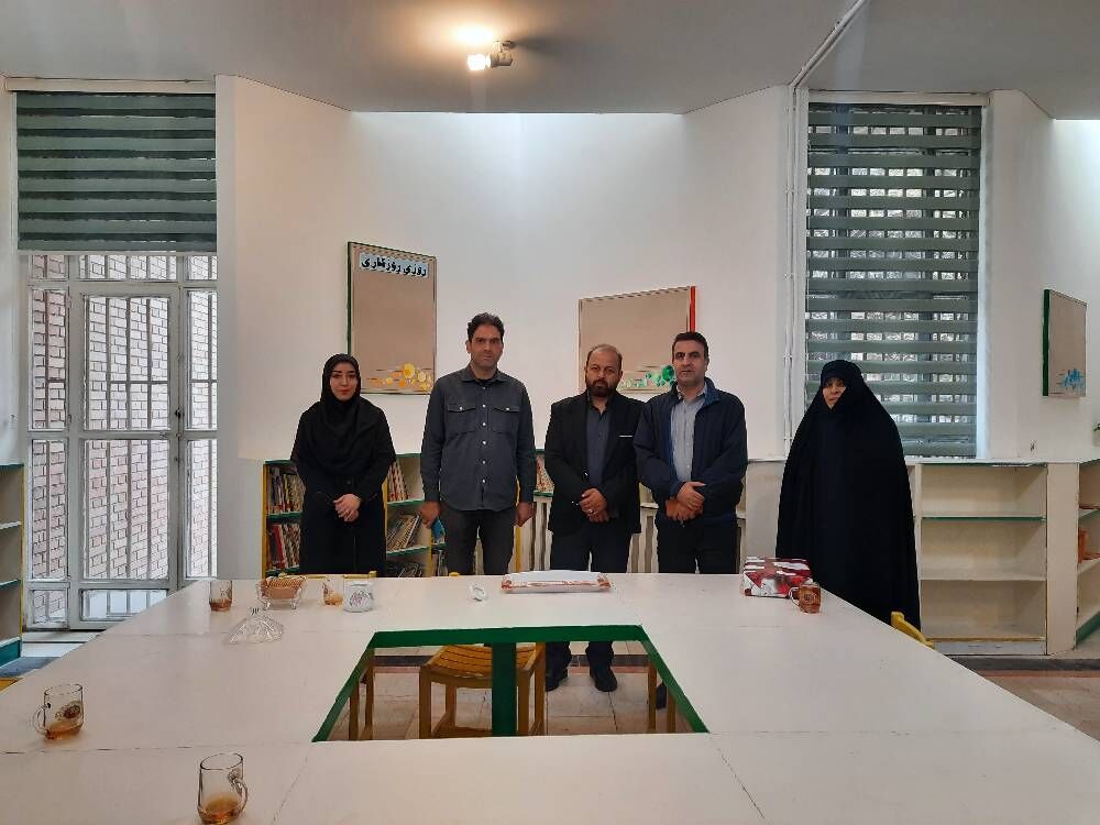 حضور شهردار ناحیه ۲ منطقه ۱۶ در مرکز ۸ کانون تهران