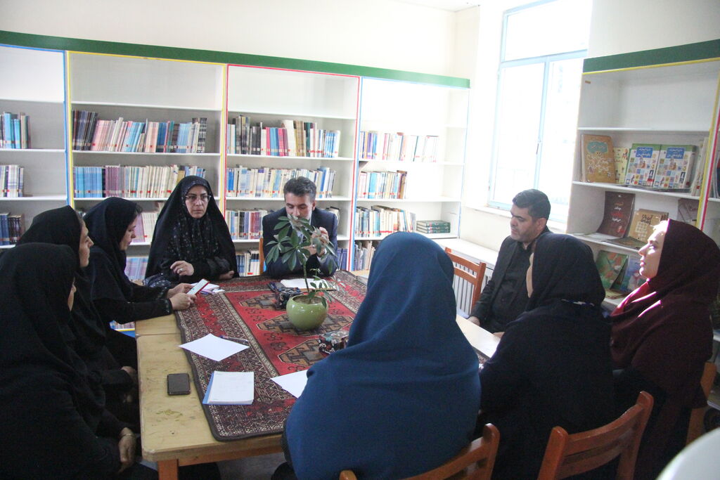 بازدید مشترک مدیرکل کانون و نماینده مردم مهاباد در مجلس شورای اسلامی از مراکز فرهنگی‌هنری کانون