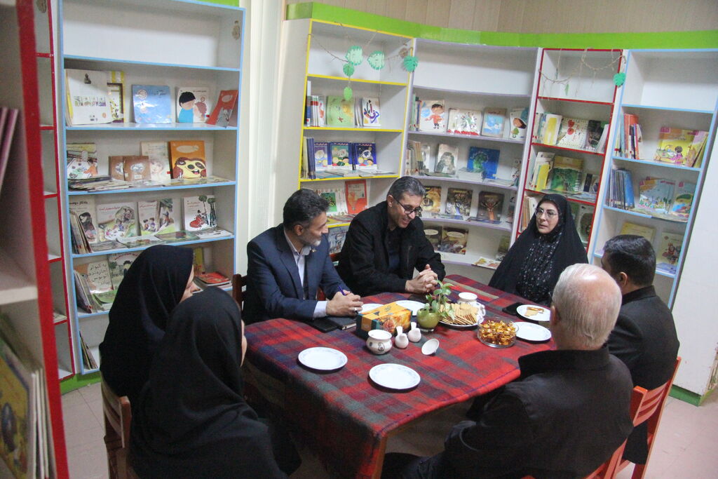 بازدید مشترک مدیرکل کانون و نماینده مردم مهاباد در مجلس شورای اسلامی از مراکز فرهنگیهنری کانون