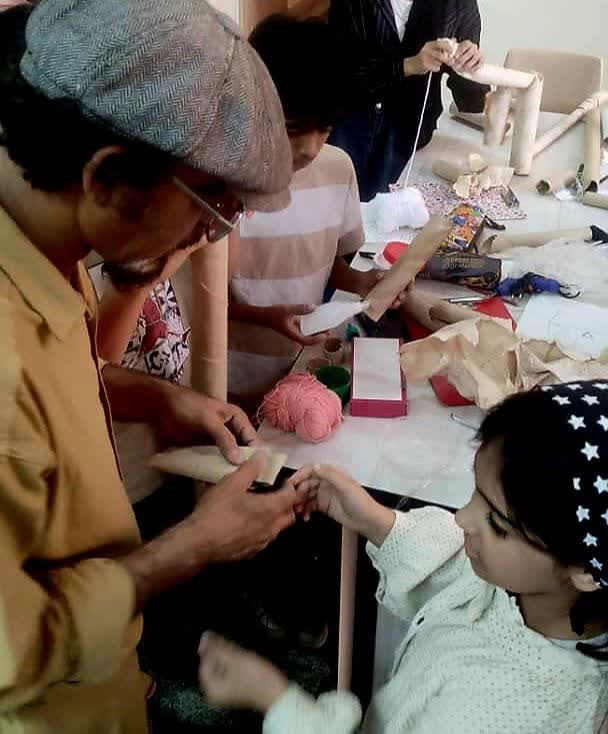 نشست باشگاه هنرهای تجسمی با محوریت حجم سازی در بندرعباس برگزار شد