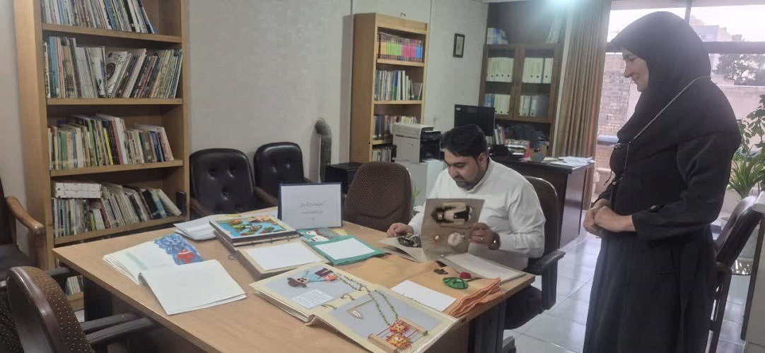 آماده‌سازی کتاب حسی-‌لمسی فراخوان رویش