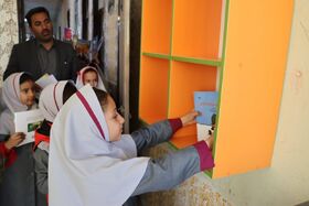 طرح اهدای قفسه‌های کتاب کانون چهارمحال و بختیاری به مدارس محروم(۲)