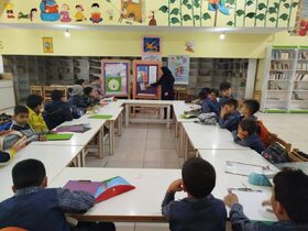 دانش‌آموزان دبستان سما میهمان طرح نوخوان‌ها در کانون مرکز فیروزآباد شدند