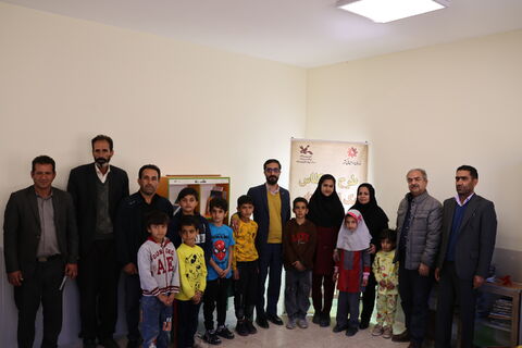 اجرای طرح اهدای قفسه‌های کتاب کانون چهارمحال و بختیاری (1)