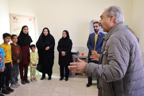 اجرای طرح اهدای قفسه‌های کتاب کانون چهارمحال و بختیاری (1)