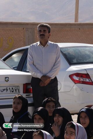 طرح اهدای قفسه‌های کتاب کانون چهارمحال و بختیاری به مدارس محروم(2)