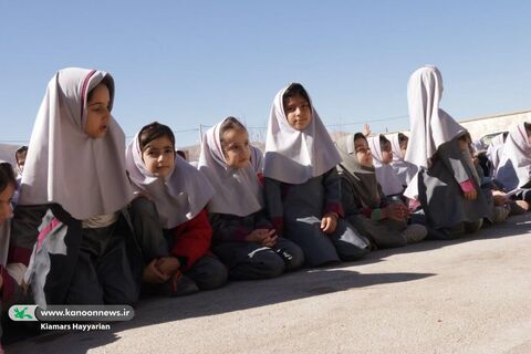 طرح اهدای قفسه‌های کتاب کانون چهارمحال و بختیاری به مدارس محروم(2)