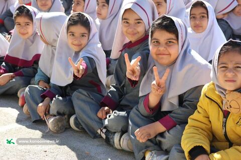 طرح اهدای قفسه‌های کتاب کانون چهارمحال و بختیاری به مدارس محروم(2)