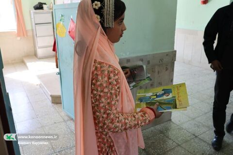 طرح اهدای قفسه‌های کتاب کانون چهارمحال و بختیاری به مدارس محروم(2)